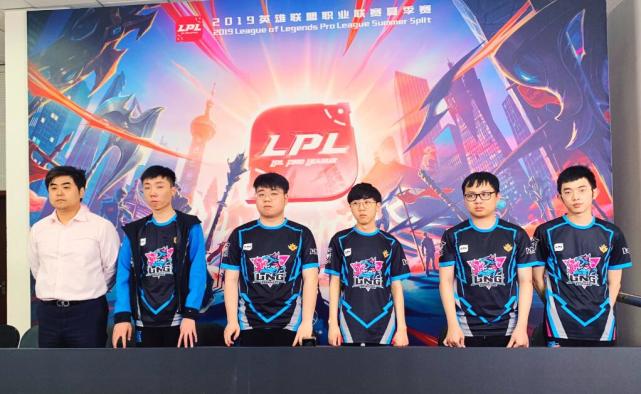 但在大赛中 但在大赛中